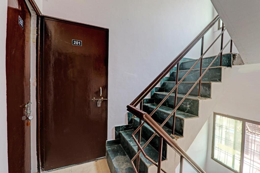 Indira Nagar Hotel | Hotel O Raama