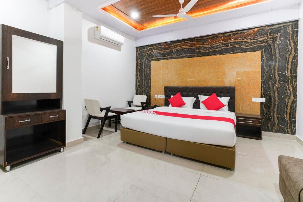Hanmakonda Hotel | Hotel O Raghavendra Residency