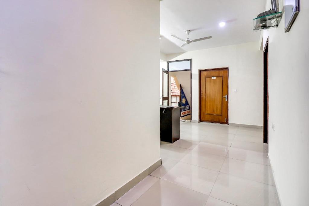 D6 Hotel | Hotel O Red Rose Residency
