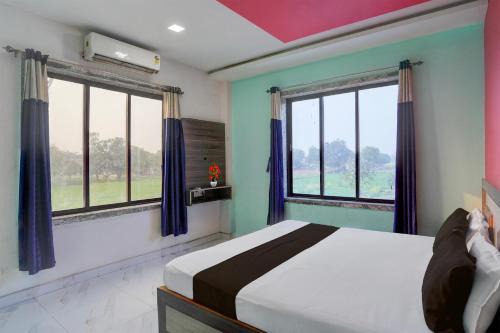Varanasi Hotel | Hotel O River Bay Resort