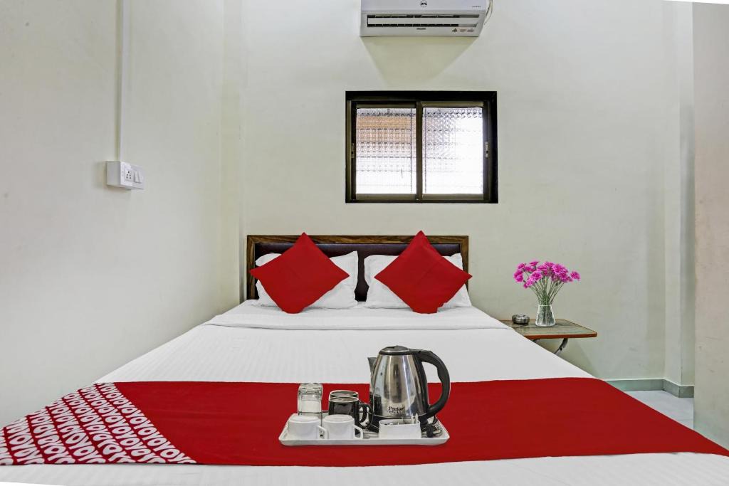 Chembur East Hotel | Hotel O S K Palace