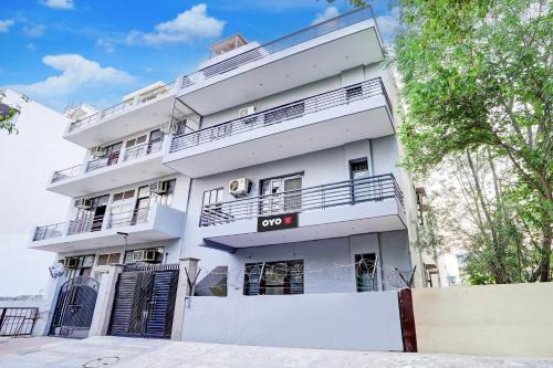 Gurugram Hotel | Hotel O Shubham Guest House