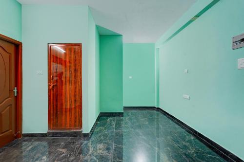 Urapakkam Hotel | Hotel O White Inn