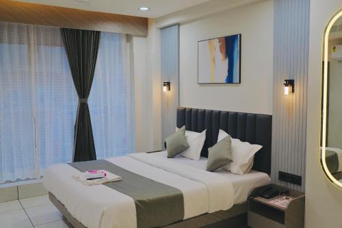 Navrangpura Hotel | Hotel Palash Icon