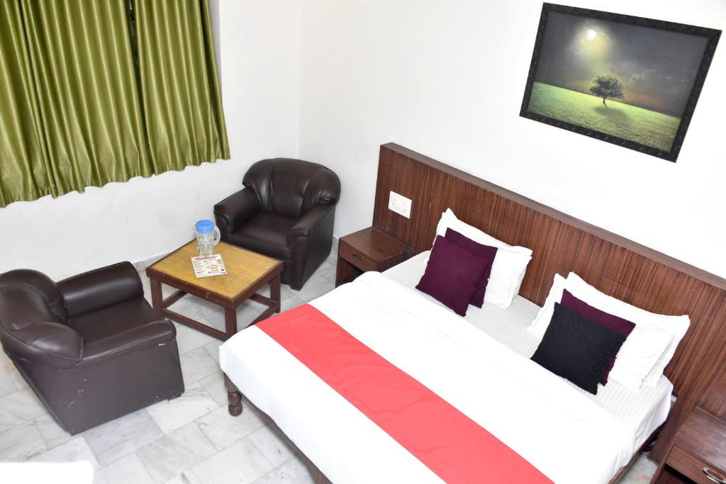 Khajuraho Hotel | Hotel Paramod Palace