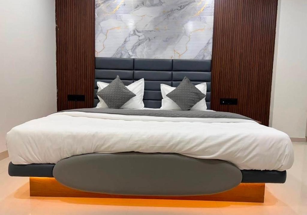 Anand Hotel | Hotel Peacock Anand