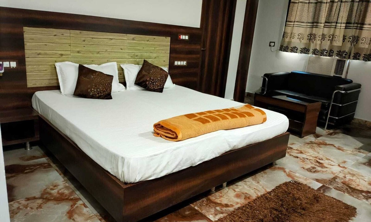Rudrapur Hotel | Hotel Punjabi Haandi