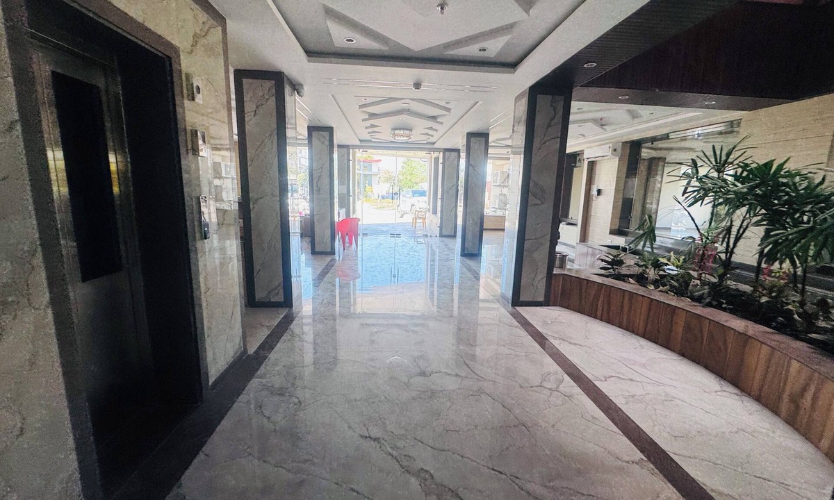 Sanwer Hotel | HOTEL PURVI BY VILAASITAA INDORE