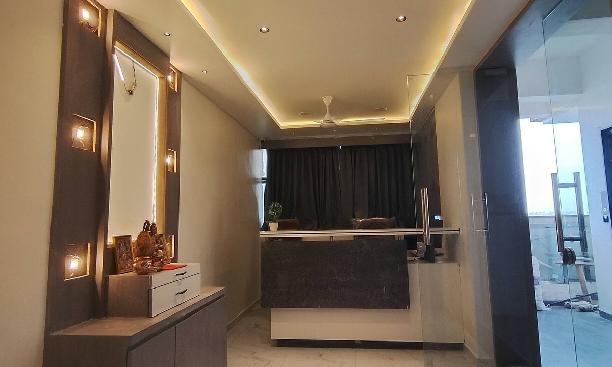 Vadodara Hotel | Hotel R Gold