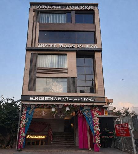 Kanpur Hotel | HOTEL RAAS PLAZa