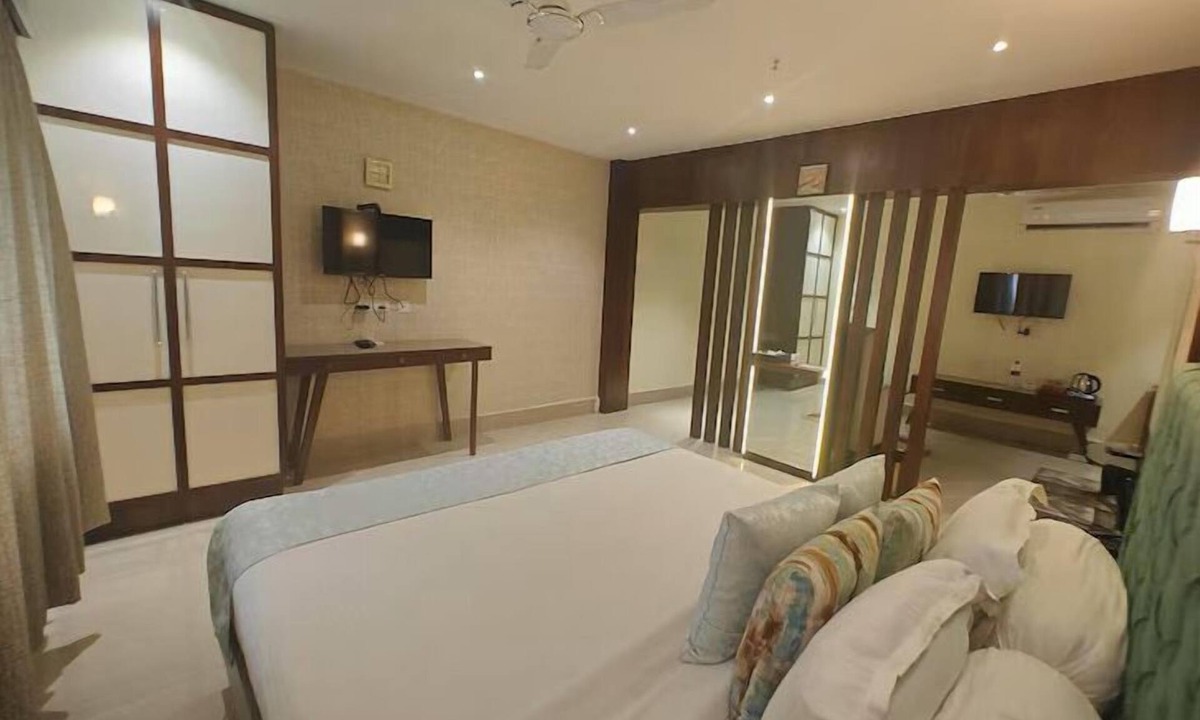 Rourkela Hotel | Hotel Radhika Regency