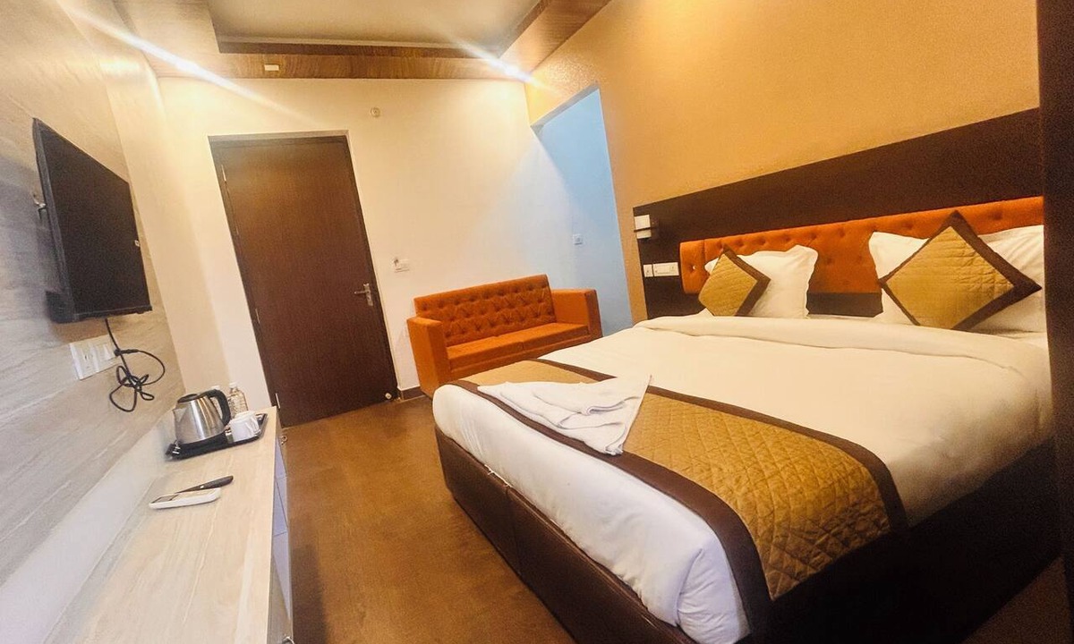 Kushinagar Hotel | HOTEL RED SAPPHIRE