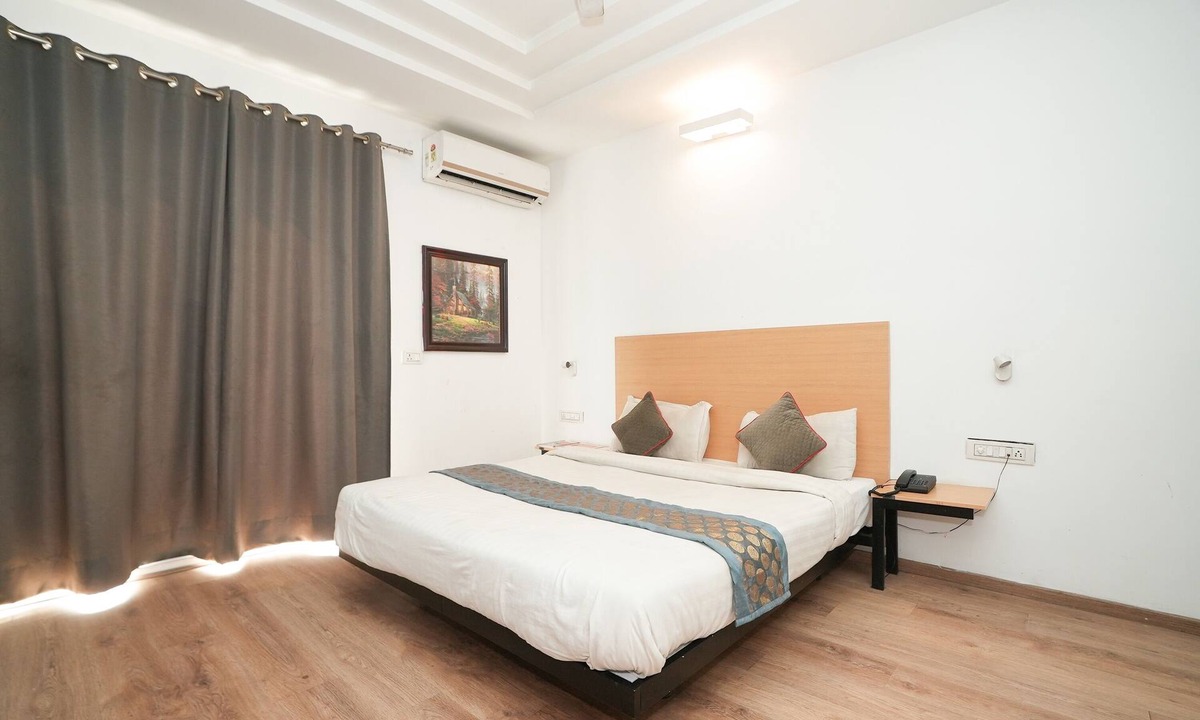 Gurugram Hotel | Hotel Royal Galaxy