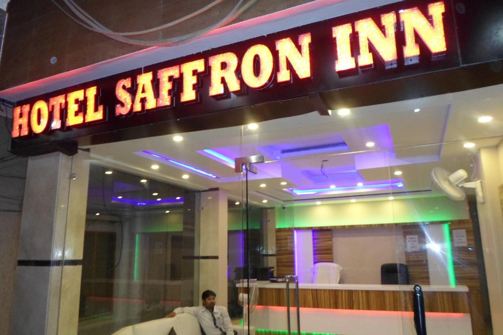 Paharganj Hotel | Hotel Saffron Inn