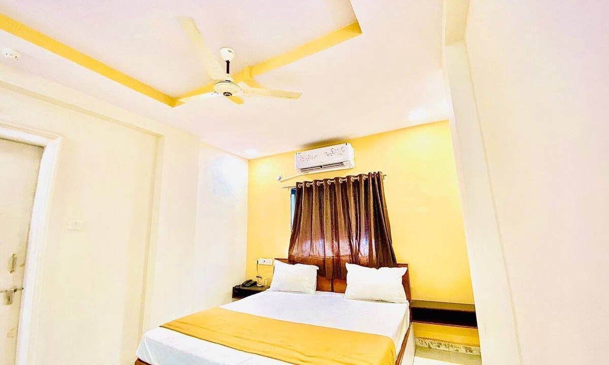 Navrangpura Hotel | HOTEL SAROVAR INN