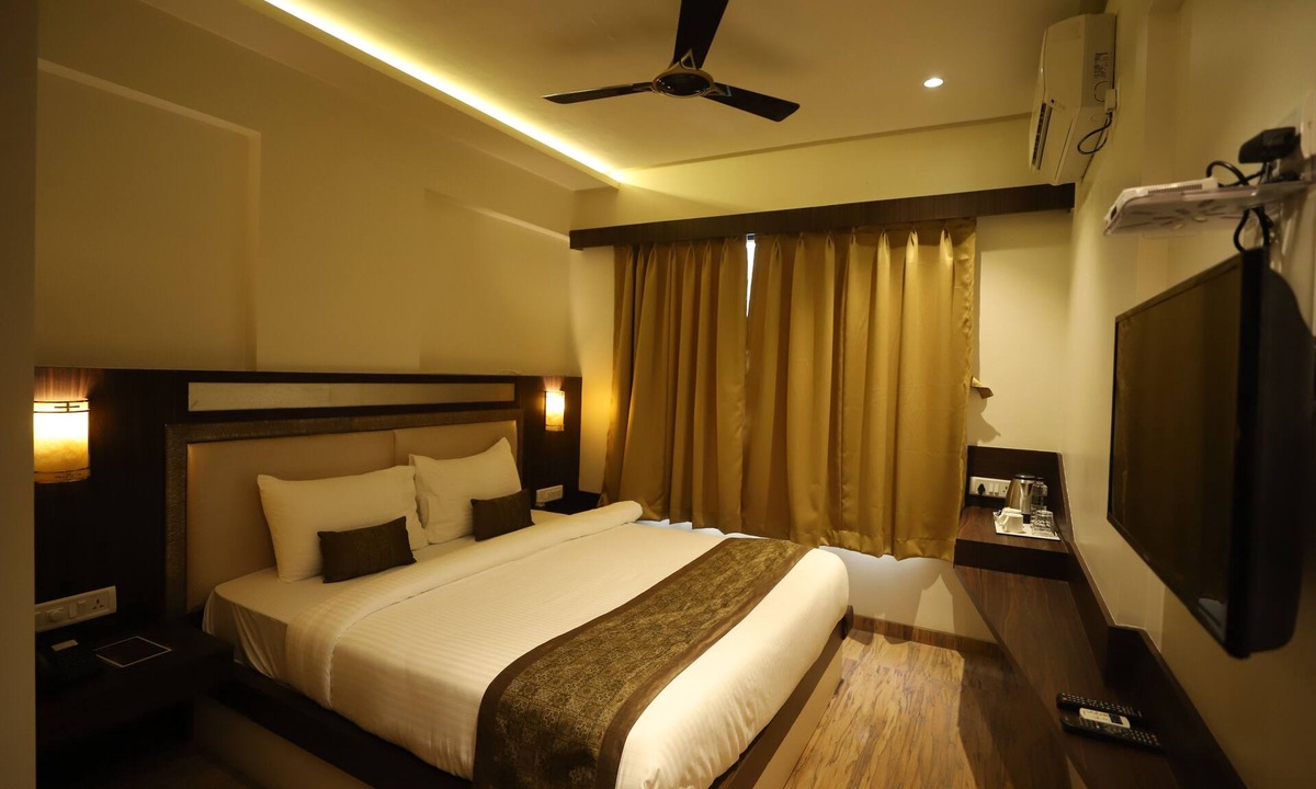 Nashik Hotel | Hotel Seven Sky