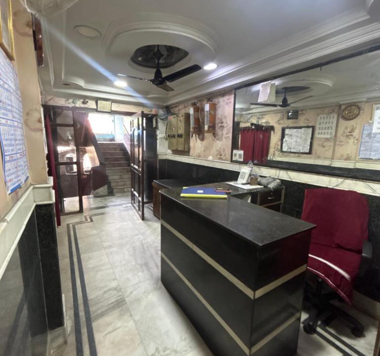 Taltala Hotel | Hotel Shabnam,Near Park St,New Market,Esplanade