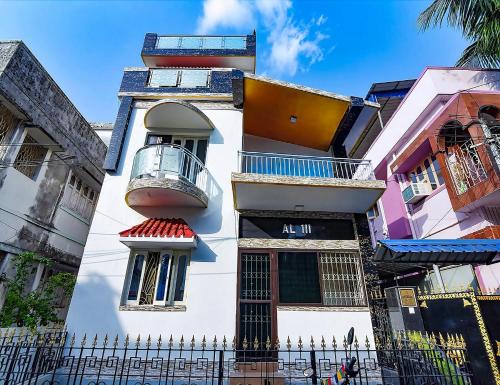 Sector II House | HOTEL SHIVALAYA, Near Tank 8