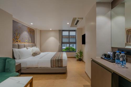 Bodakdev Hotel | Hotel Shivashish