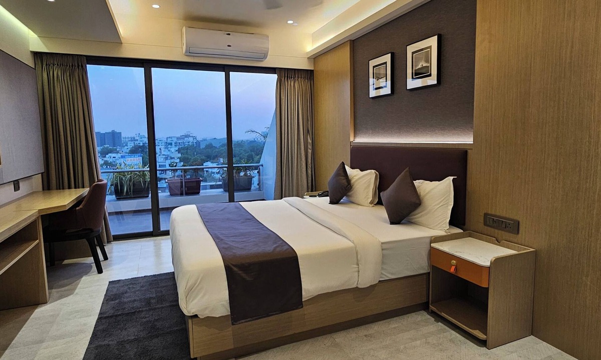 Gandhinagar Hotel | Hotel Skyro Inn