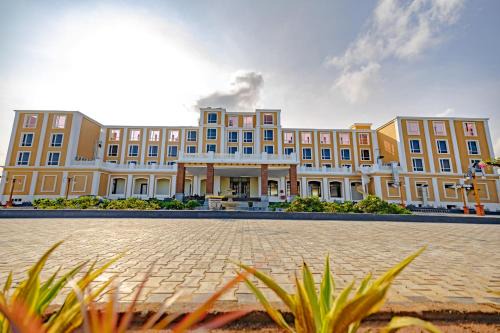 Tada Hotel | Hotel SRM Grandeurs
