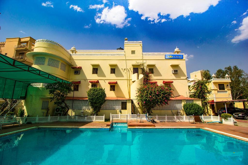 Sindhi Camp Hotel | Hotel Sugan Niwas Palace