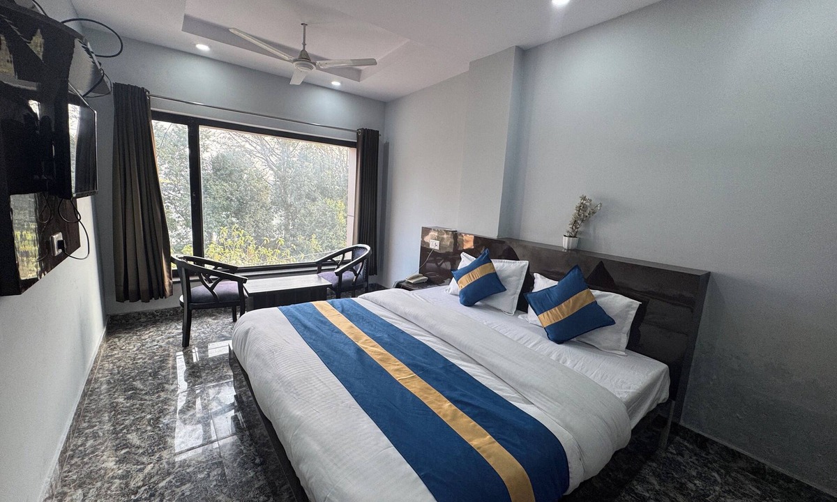 Mayapur Hotel | Hotel Suraj By T And M Hotels