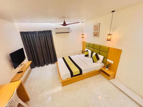 Kukatpally Housing Board Colony Apartment | Hotel SVS Luxury Rooms JNTU-Kukatpally Hyderabad