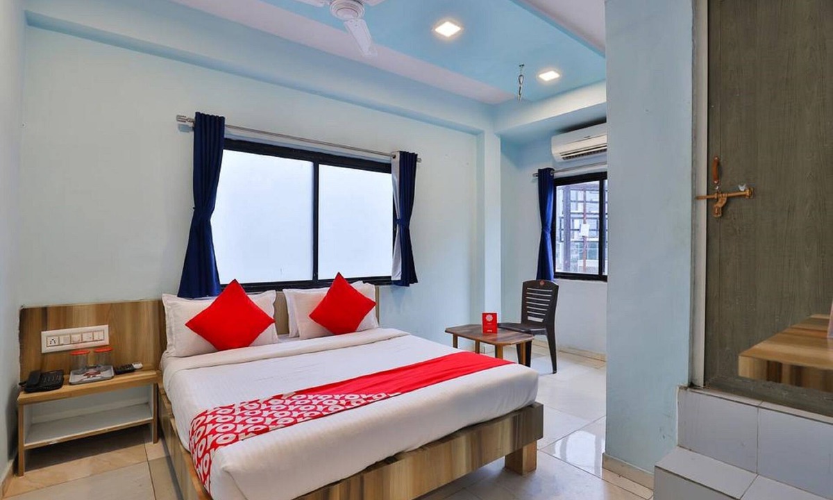 Navrangpura Hotel | Hotel Swell by Sky Stays