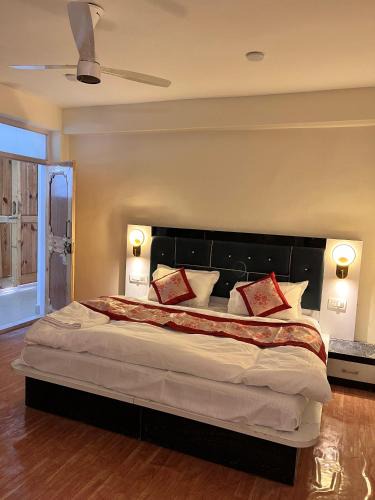 Shargole Hotel | Hotel The Kargil Castle