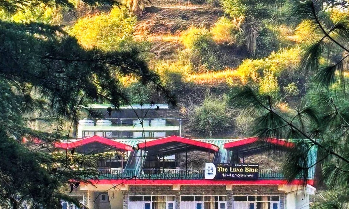 Shimla Hotel | Hotel The Luxeblue Shimla Mountain View