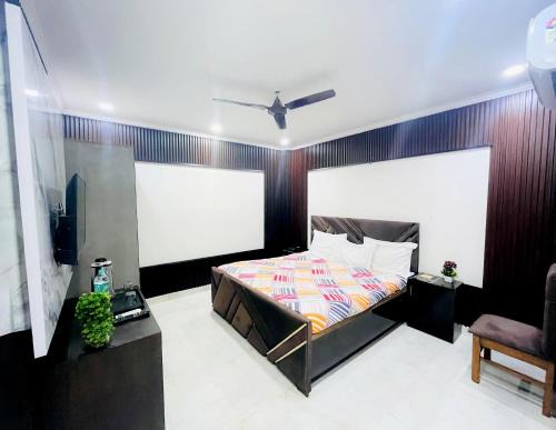 Jangpura Hotel | Hotel Tom & Jerry