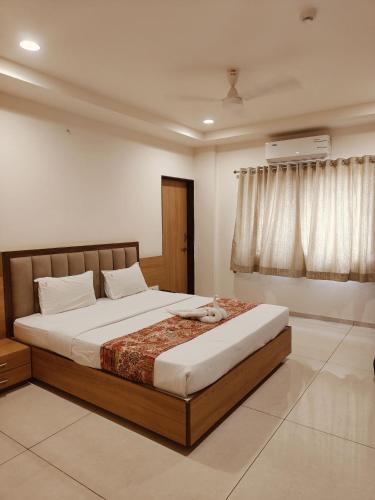 Kolhapur Hotel | Hotel TrushaDham Near to Mahalaxmi Temple Kolhapur