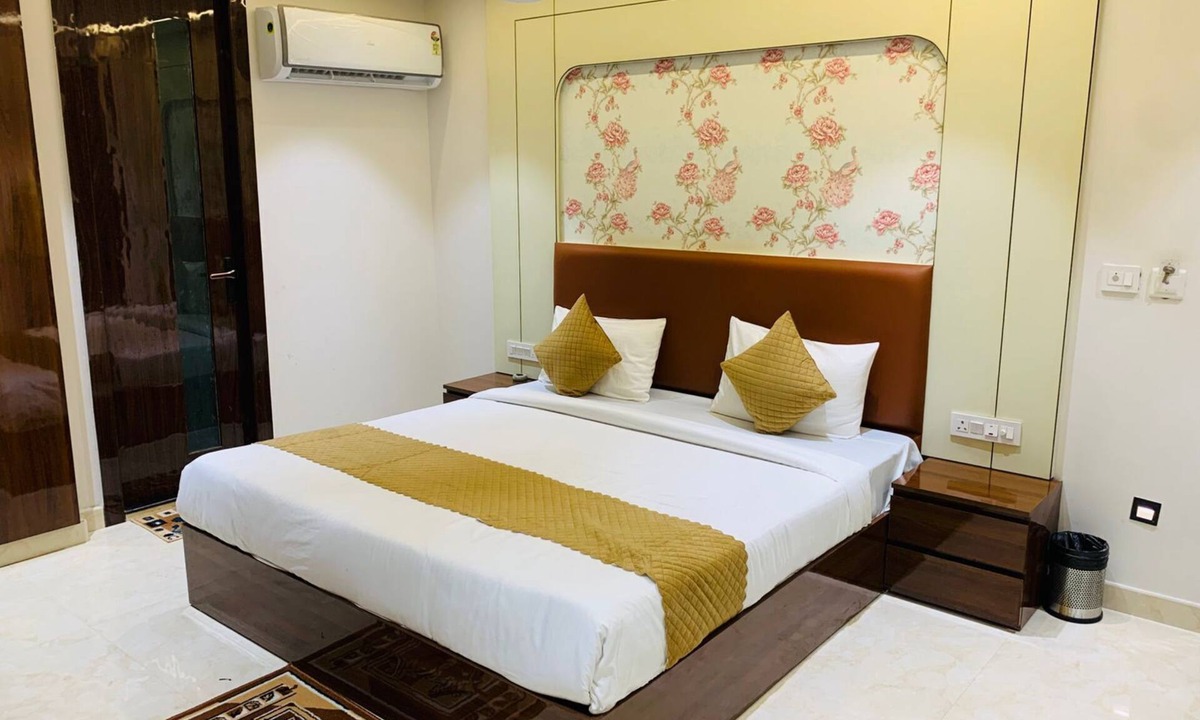 Sikandra Hotel | Hotel Uday Raj