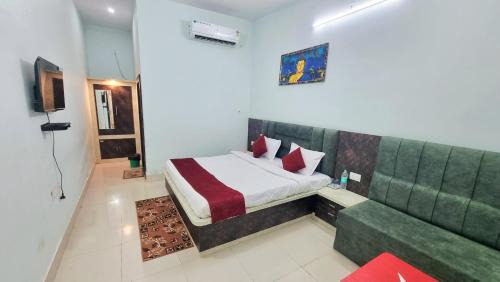 Orchha Hotel | Hotel Vijay Greens
