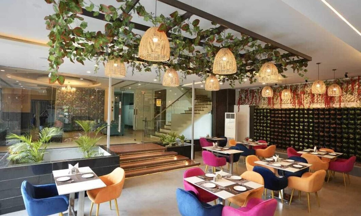 Sector 14 Hotel | Hotel Windsor Heights (All Rooms with Air Purifier)