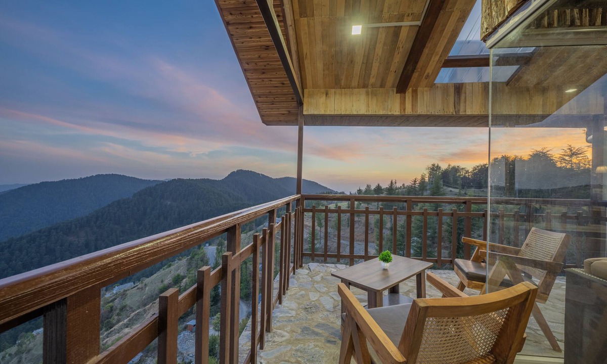 Shimla Hotel | Hotel Wood Winds - A Best Valley View Hotel