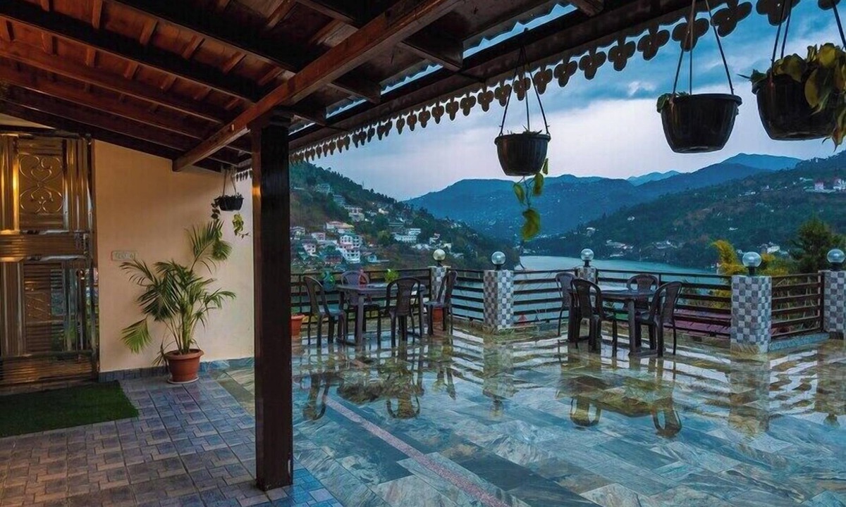 Bhimtal Hotel | HR Upvan Inn