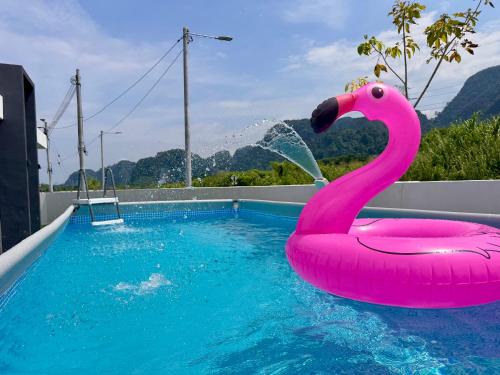 Taman Rapat Damai House | iHomes Villa 3 - Private Pool Karaoke 4BR for 15 Pax Near Sunway Tambun
