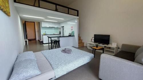 Brickfields Apartment | IHomes33 EST Bangsar KL Sentral LRT 2-4 Pax, IH02