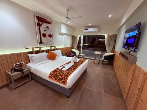 Lonavala Hotel | Ikonic Hotel - Bhushi Dam Lonavala