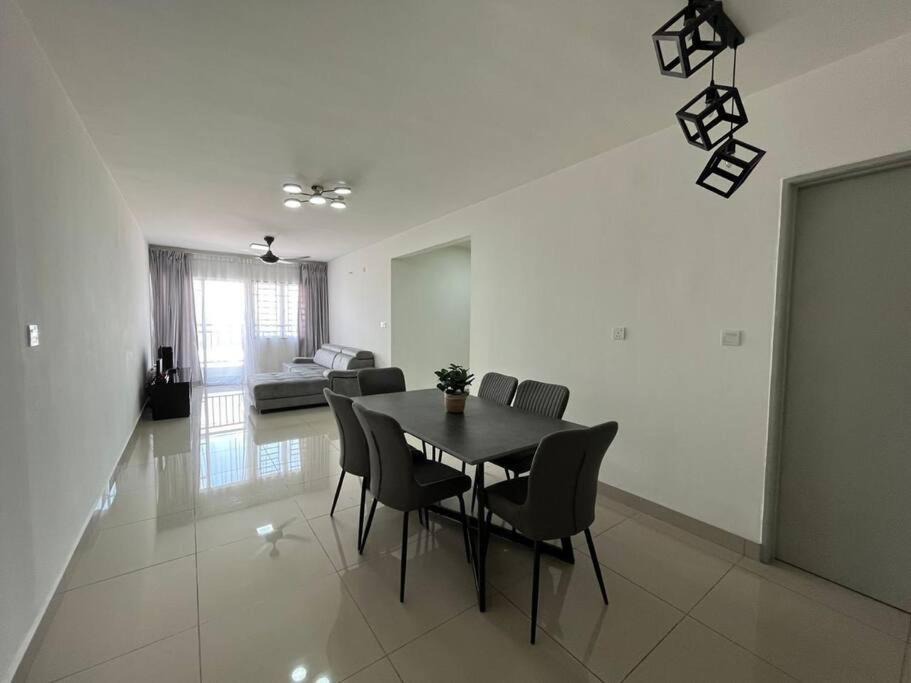 Ijok Apartment | Iman Homestay @ Puncak Alam (Near UiTM/Hospital UiTM)