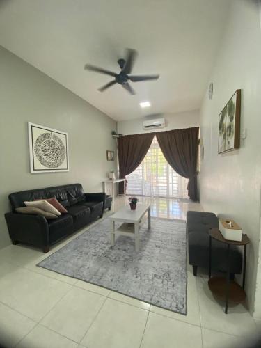 Kampong Raja House | Impian May Homestay 1,Taman Koperat Putera