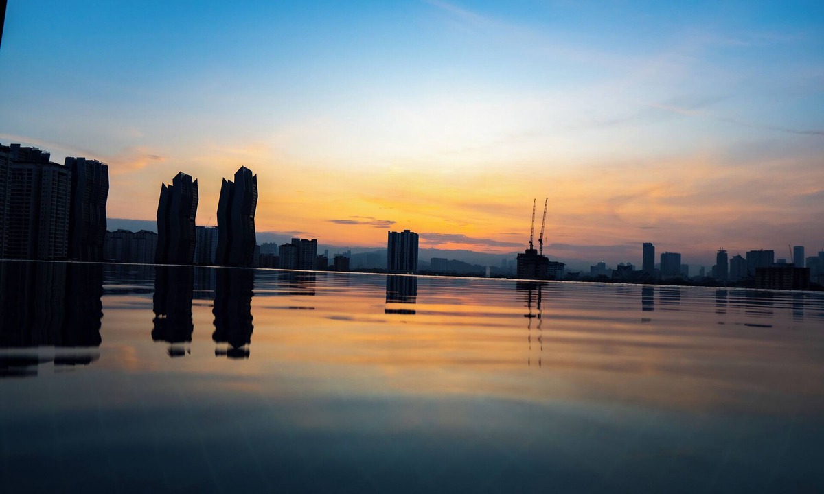 Sentul Apartment | Infinite Pool! Room in Kuala Lumpur