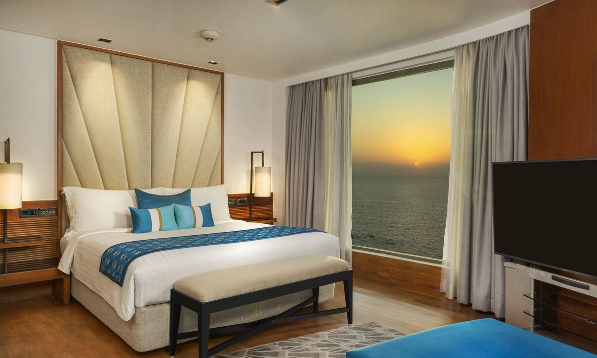 Churchgate Hotel | InterContinental Marine Drive Mumbai by IHG