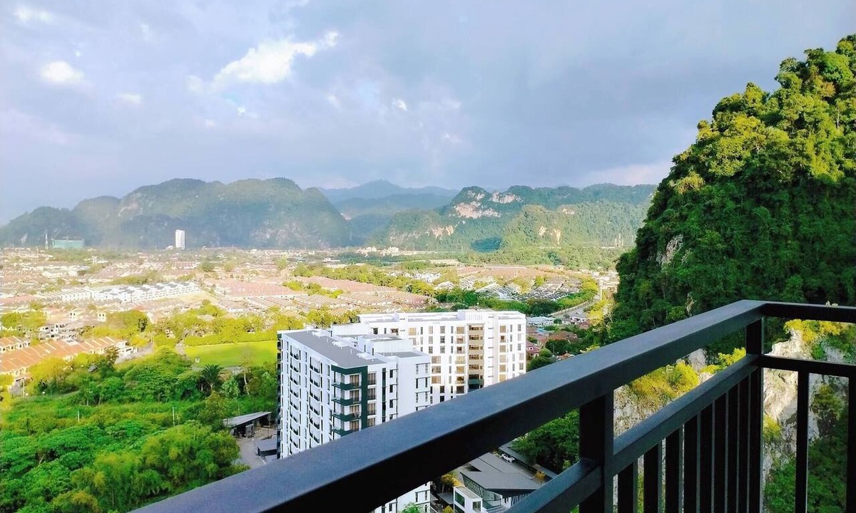 Hulu Kinta Condo | Ipoh Cove Hillside Mini Waterpark Family Suite