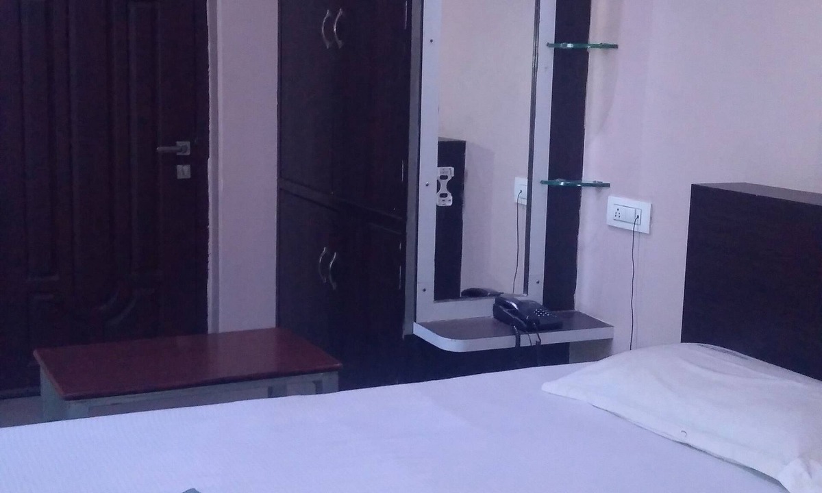 Kurnool Hotel | Iroomz Nagamayuri
