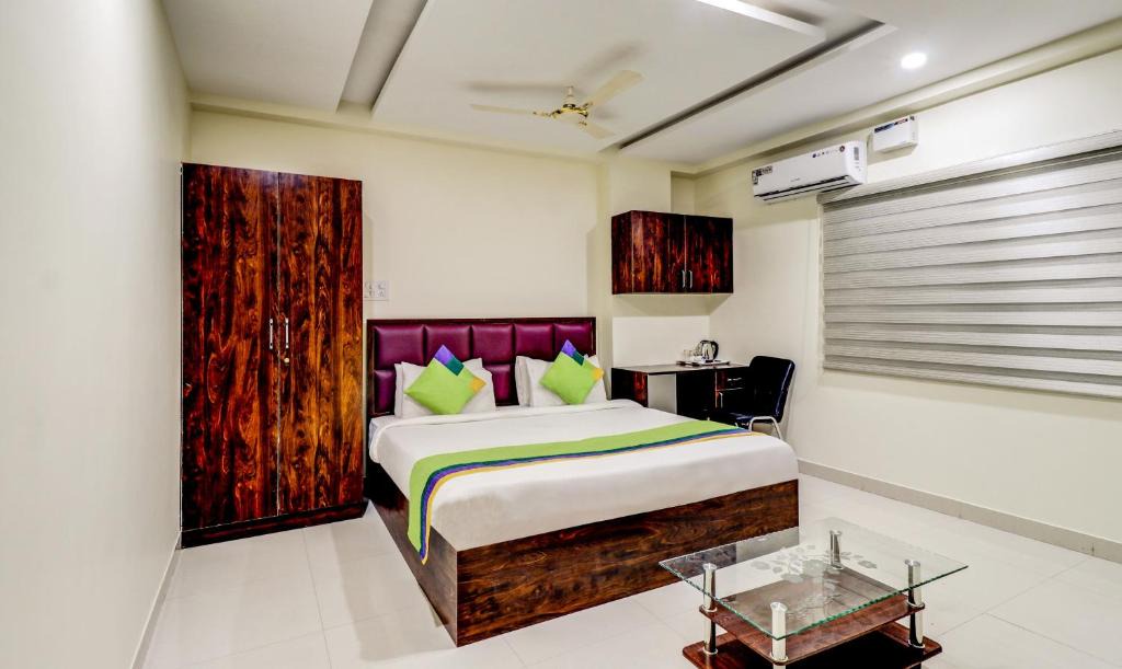 Sector 2 Hotel | Itsy Hotels Kozy Rooms