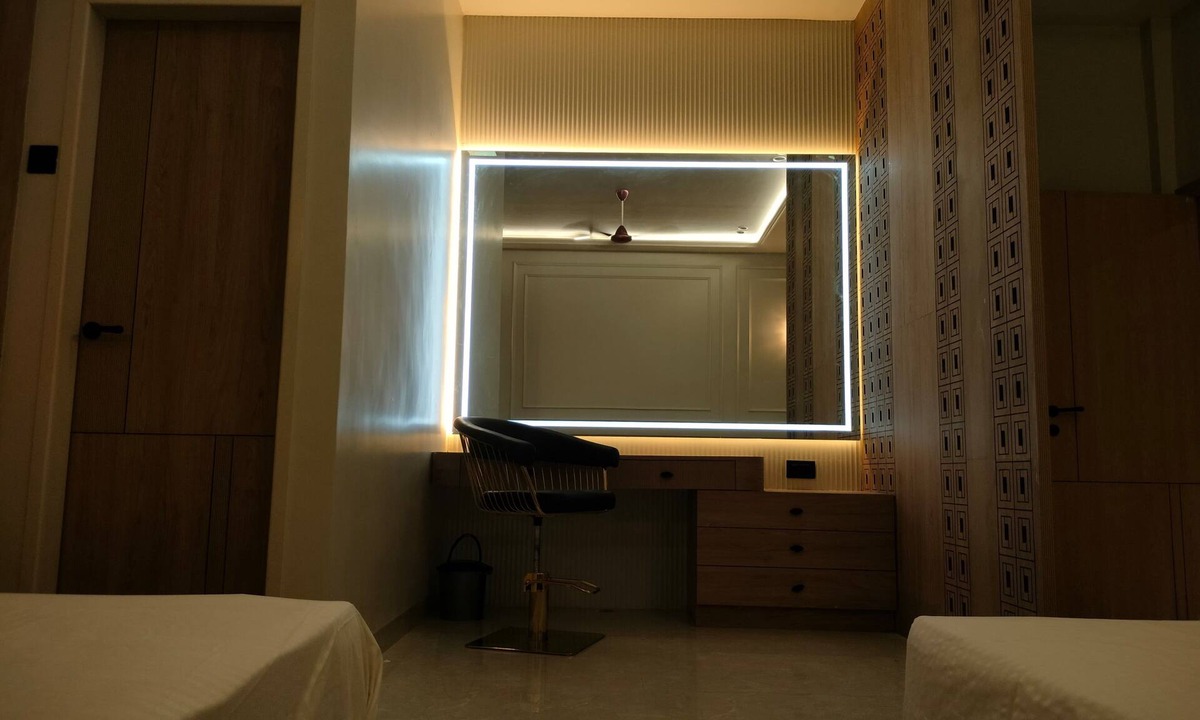 Amravati Hotel | Jai Bharat Manglam And Stay