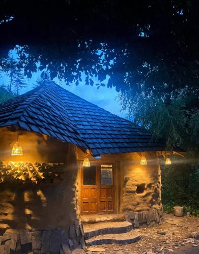 Old Manali Cabin | Janki's Commune - An Earthen Stay Amidst Old Manali
